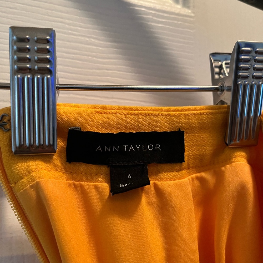 Ann Taylor Yellow Mid-Length Pencil Skirt | Workwear 💼